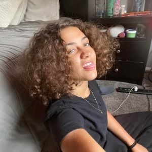 Meet your Posher, Victoria